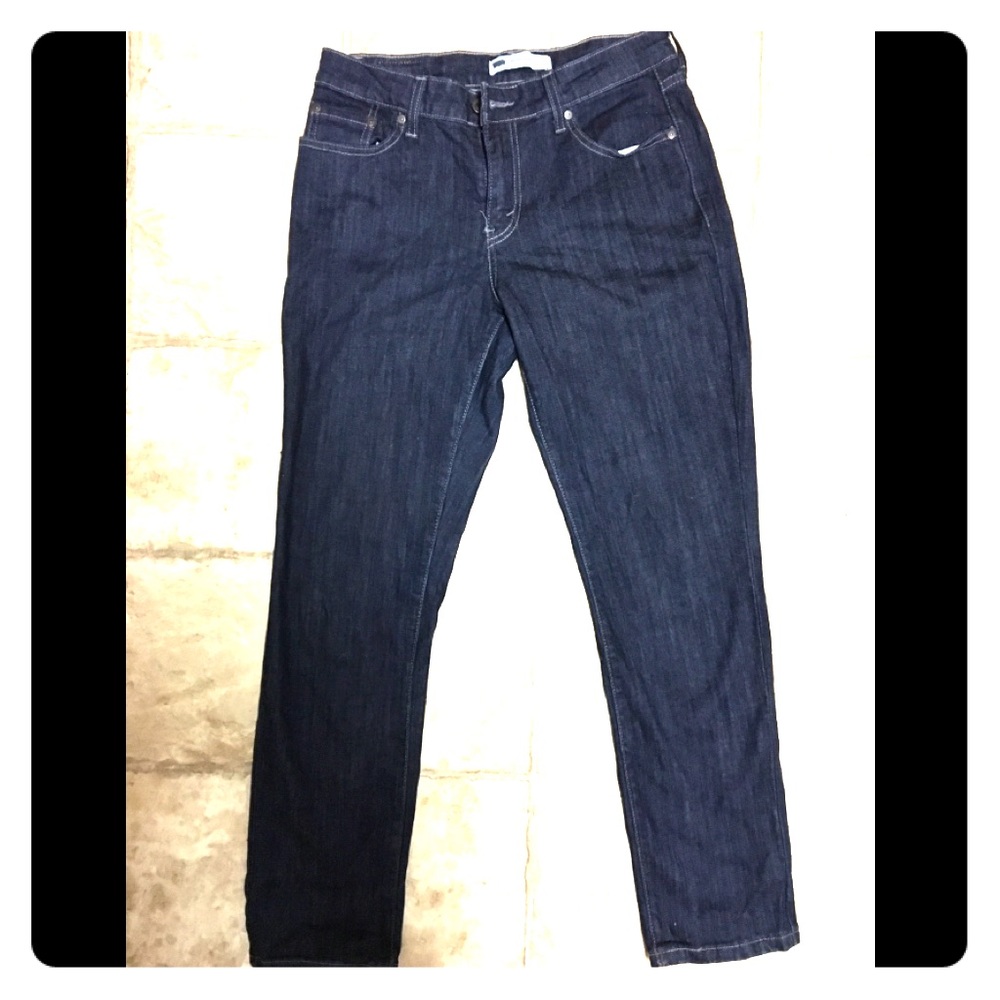 Levi mid rise skinny jeans 29w 30L dark wash